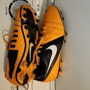 Nike Ctr360 soccer cleats size 10.5 M